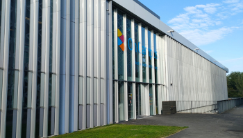 Ingang aan kant X-gebouw gesloten