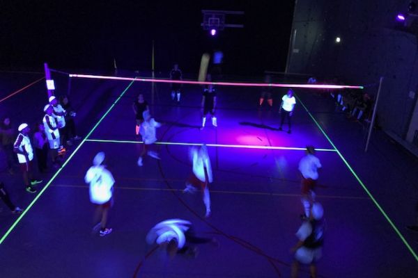 Blacklight volleybal