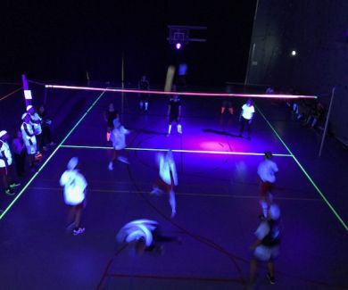 Blacklight volleybal